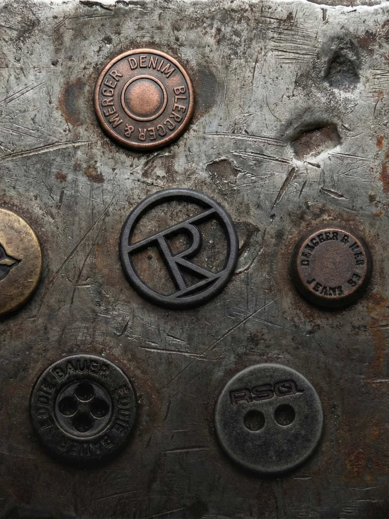 Metal Buttons — variant 8