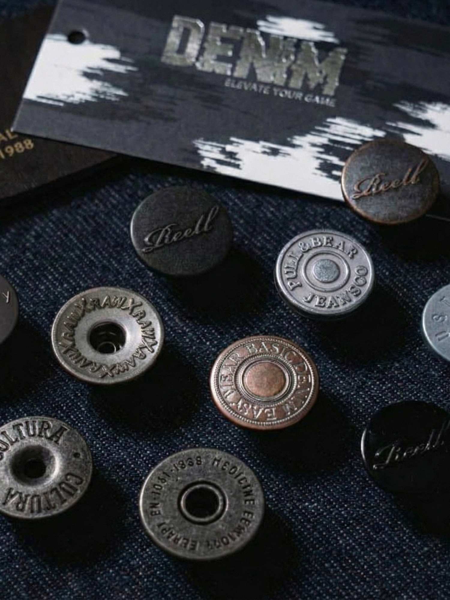 Metal Buttons — variant 9